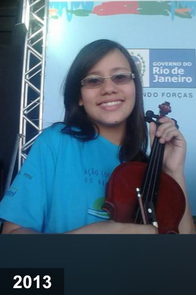 Anna Eliza Ribeiro Moraes em 2013